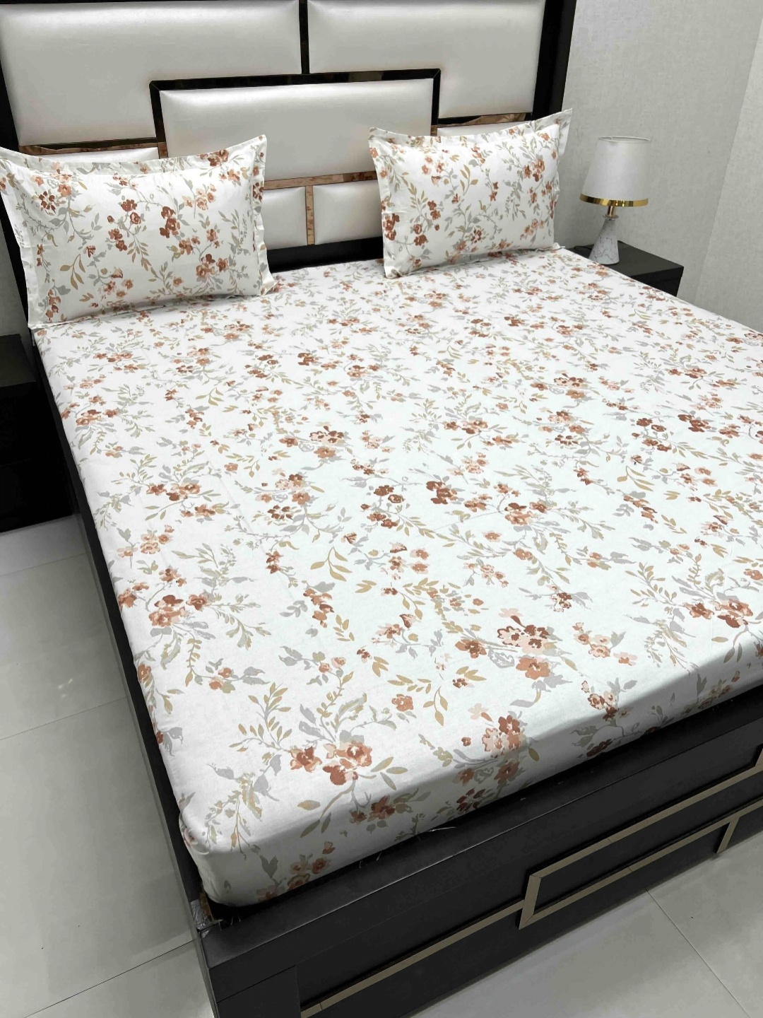 

Pure Decor Royal Passion White Printed Pure Cotton 300 TC Queen Bedsheet Set 2.54 x 2.26 m