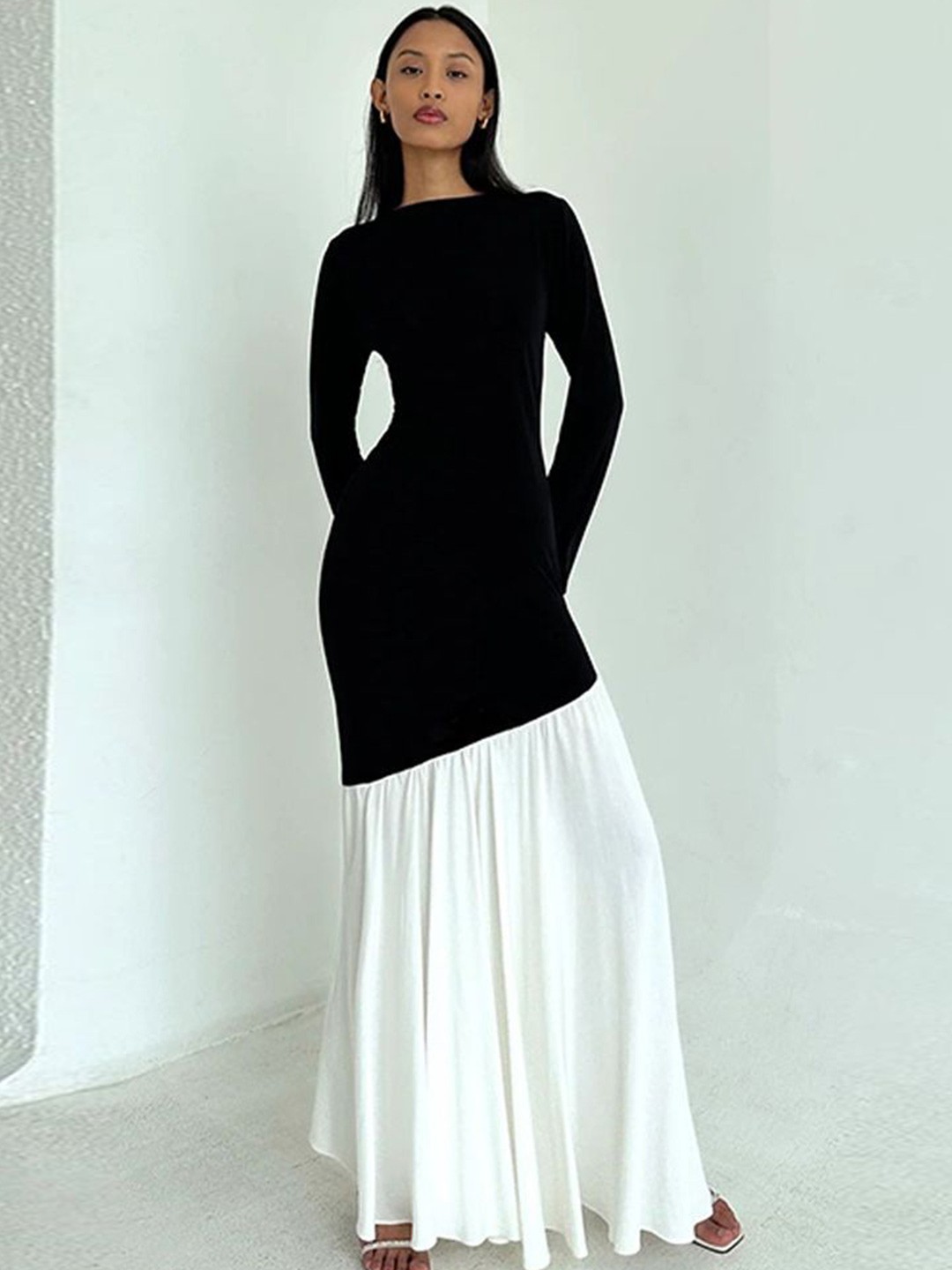 

LULU & SKY Women Colourblocked Maxi Dress, Black