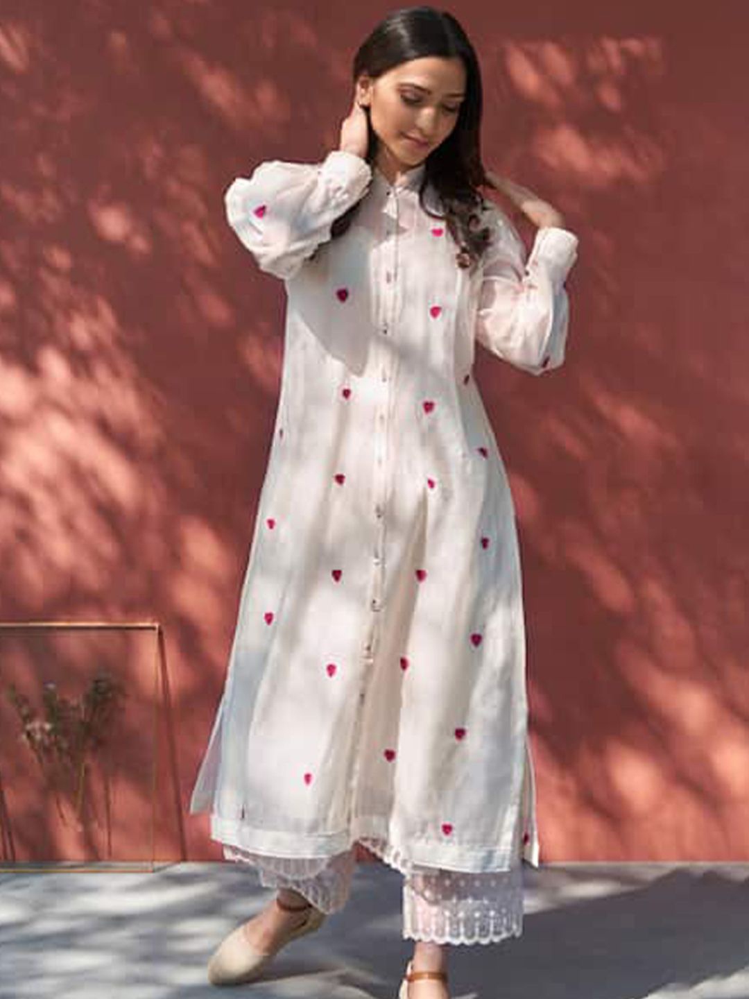 

ONTIC LIFESTYLE Women Floral Embroidered Panelled Thread Work Pure Cotton Kurti with Palazzos, White