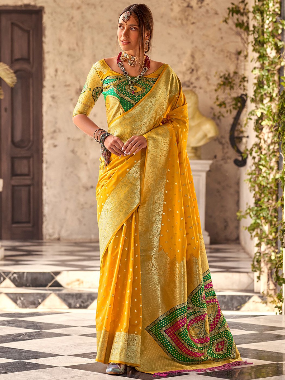 

Satrani Woven Design Zari Pure Silk Banarasi Saree, Yellow