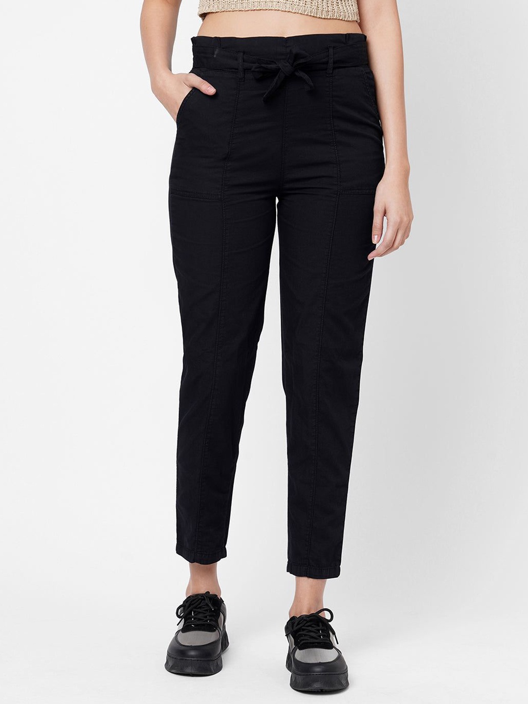 

Kraus Jeans Women Loose Fit High-Rise Trousers, Black