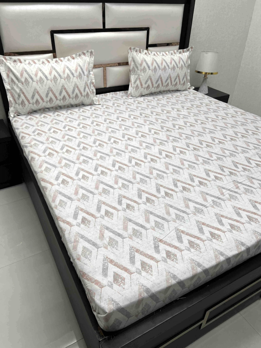 

Pure Decor Royal Passion White Printed Pure Cotton 350 TC Queen Bedsheet Set 2.54 x 2.26 m