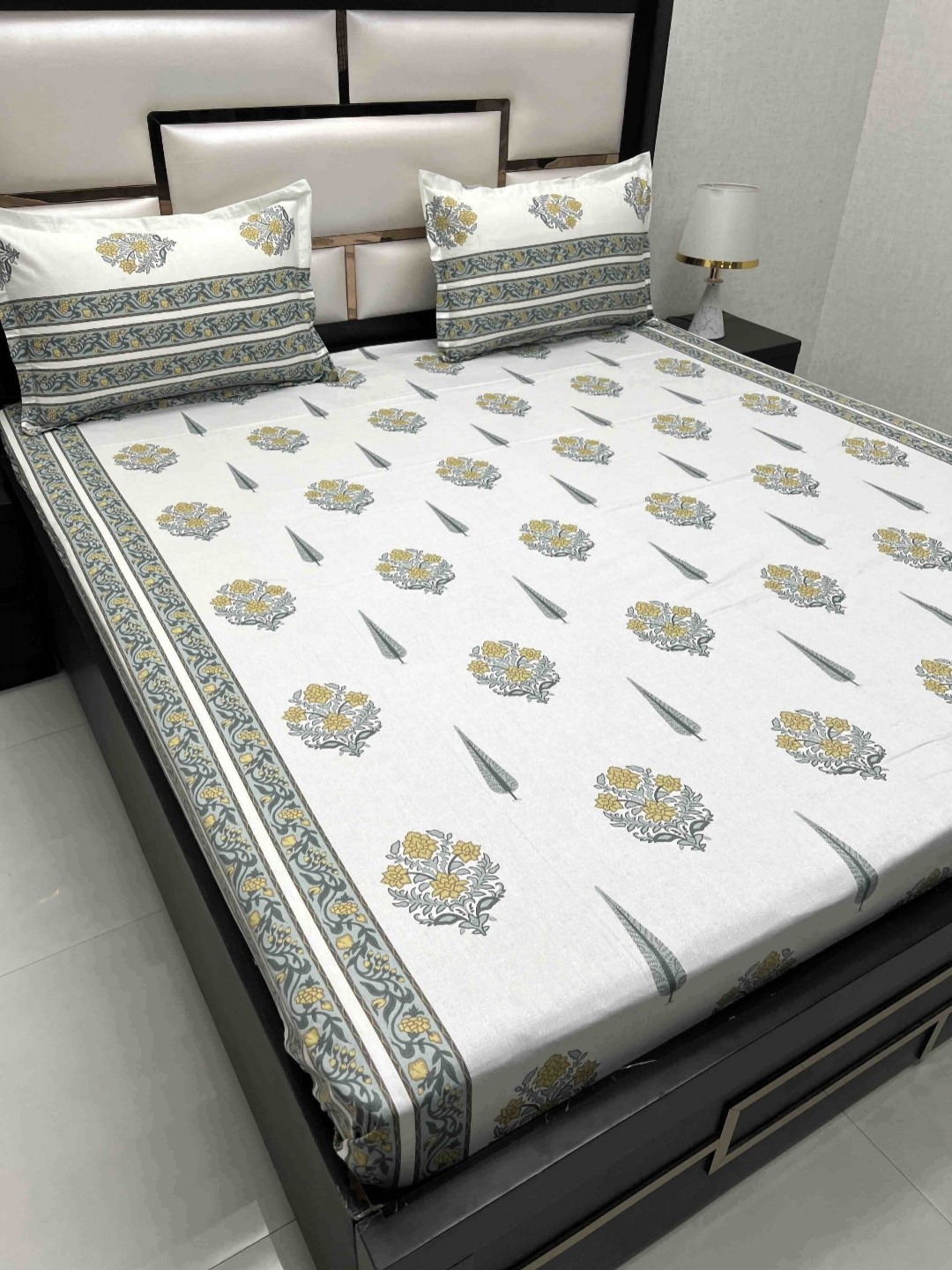 

Pure Decor Royal Passion Green EthnicMotif Cotton 350 TC Queen Bedsheet Set 2.26 x 2.57 m