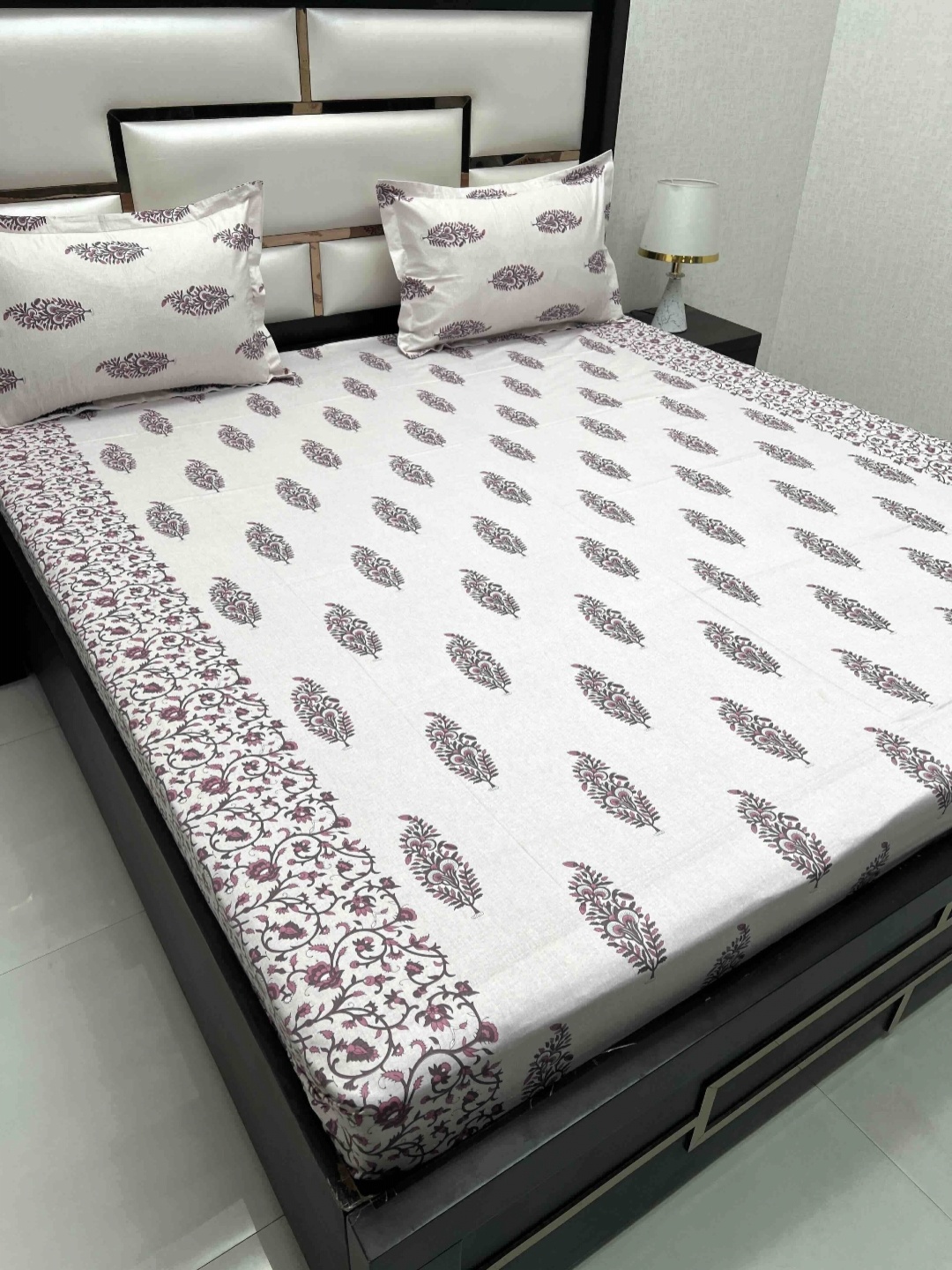 

Pure Decor Royal Passion Pink Printed Pure Cotton 400 TC Queen Bedsheet Set 2.54 x 2.26 m