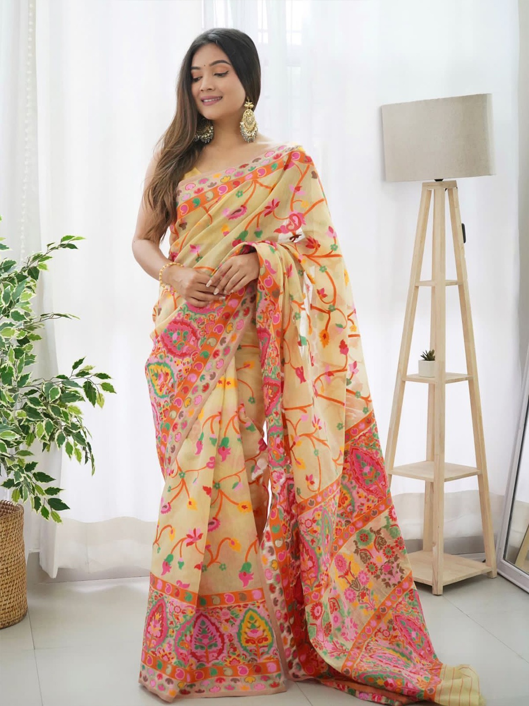 

Anouk Floral Pashmina Banarasi Saree, Cream