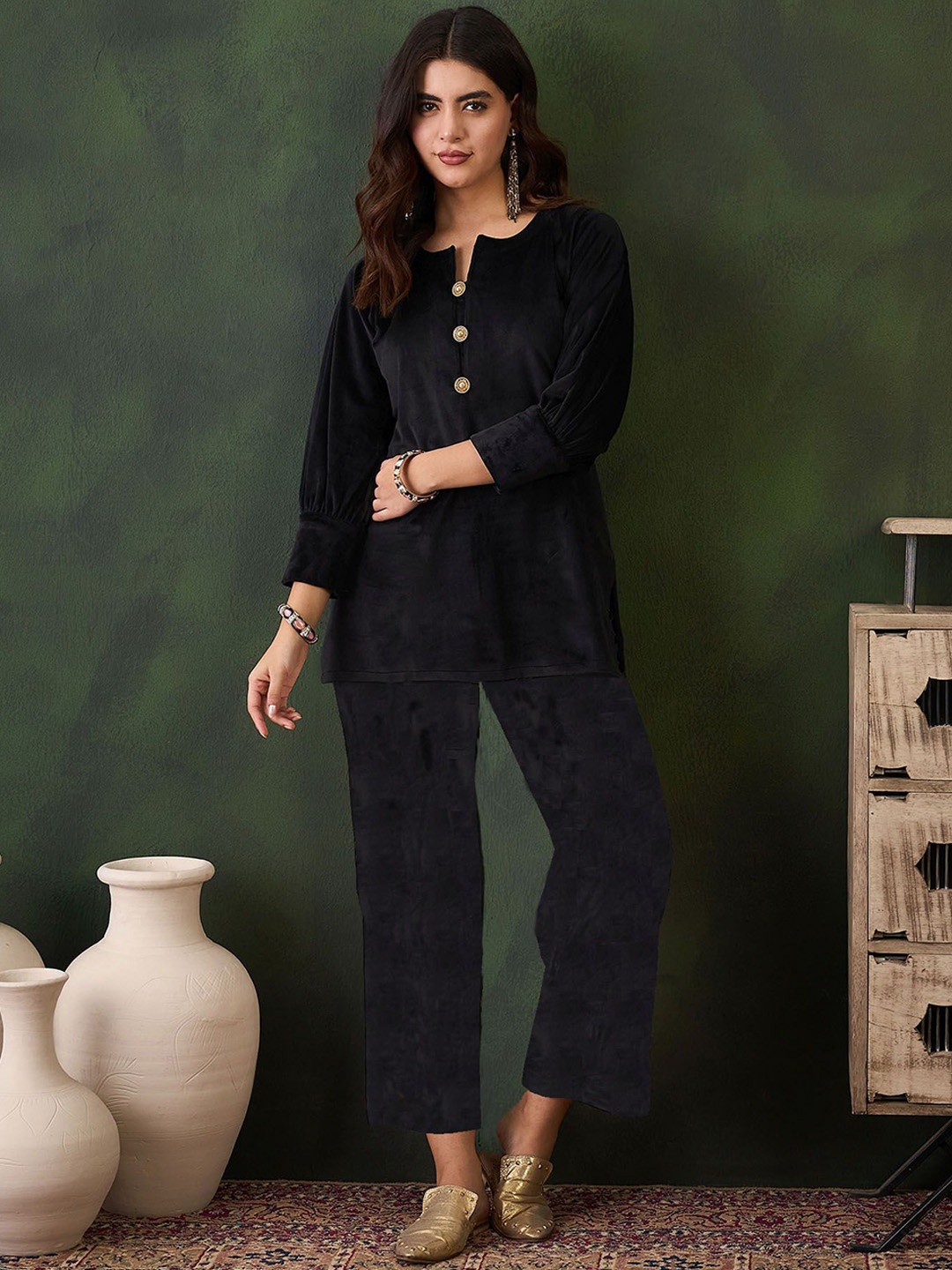 

Sangria Black Round Neck Three-Quarter Sleeves Velvet Top With Trouser