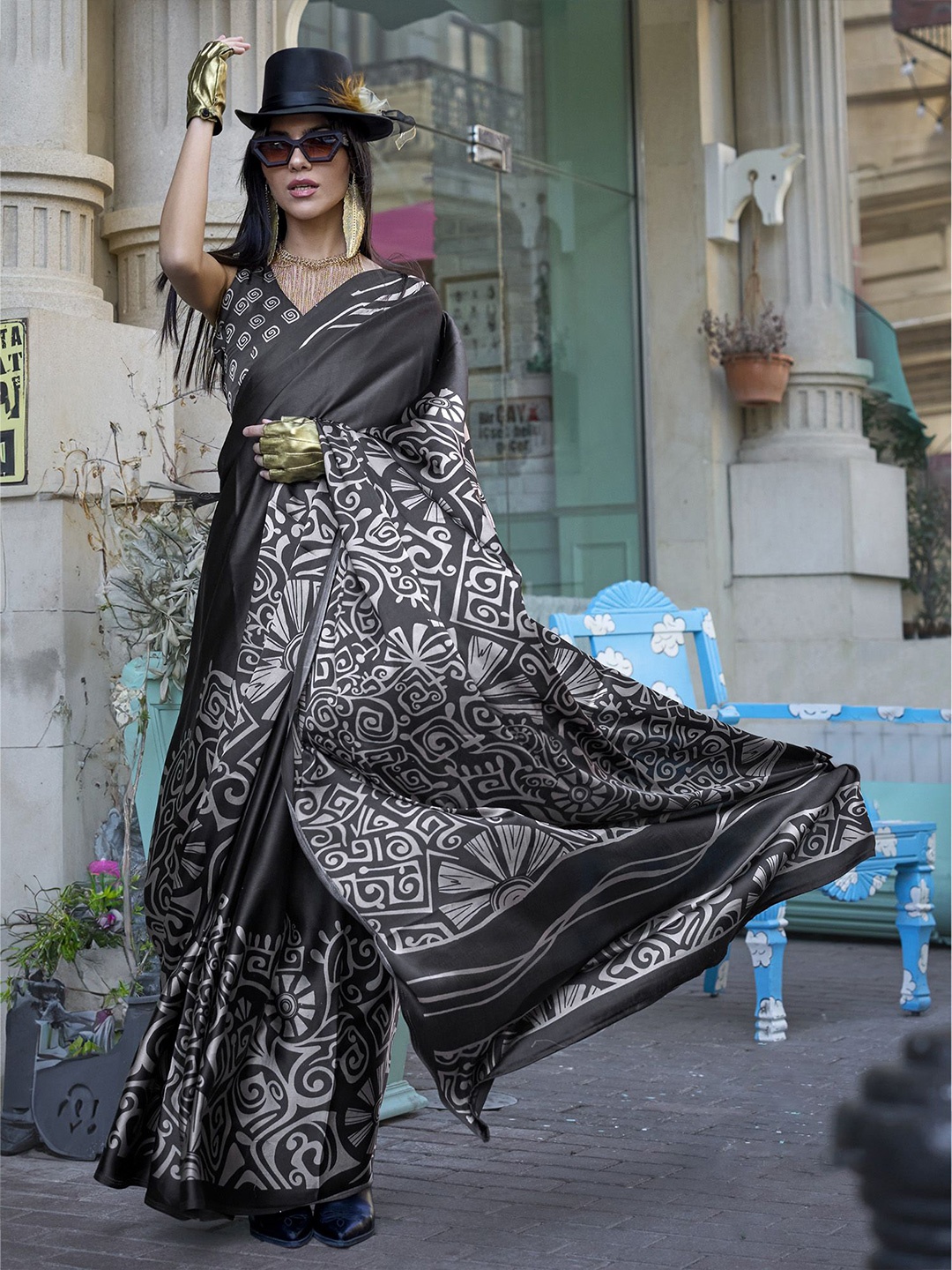 

elora Ethnic Motifs Printed Satin Saree, Black