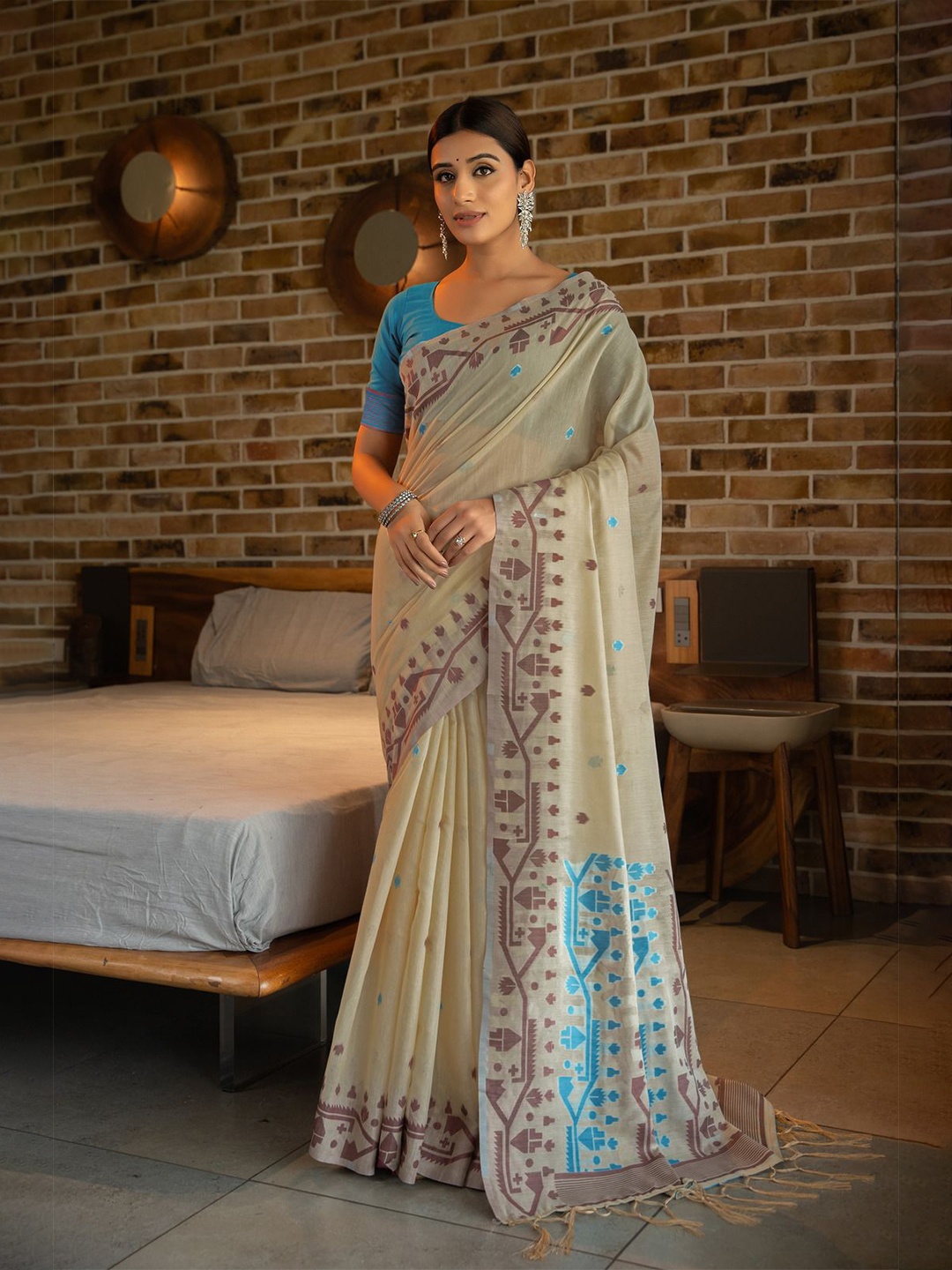 

ISHIKA FAB Ethnic Motifs Pure Cotton Handloom Jamdani Saree, Blue