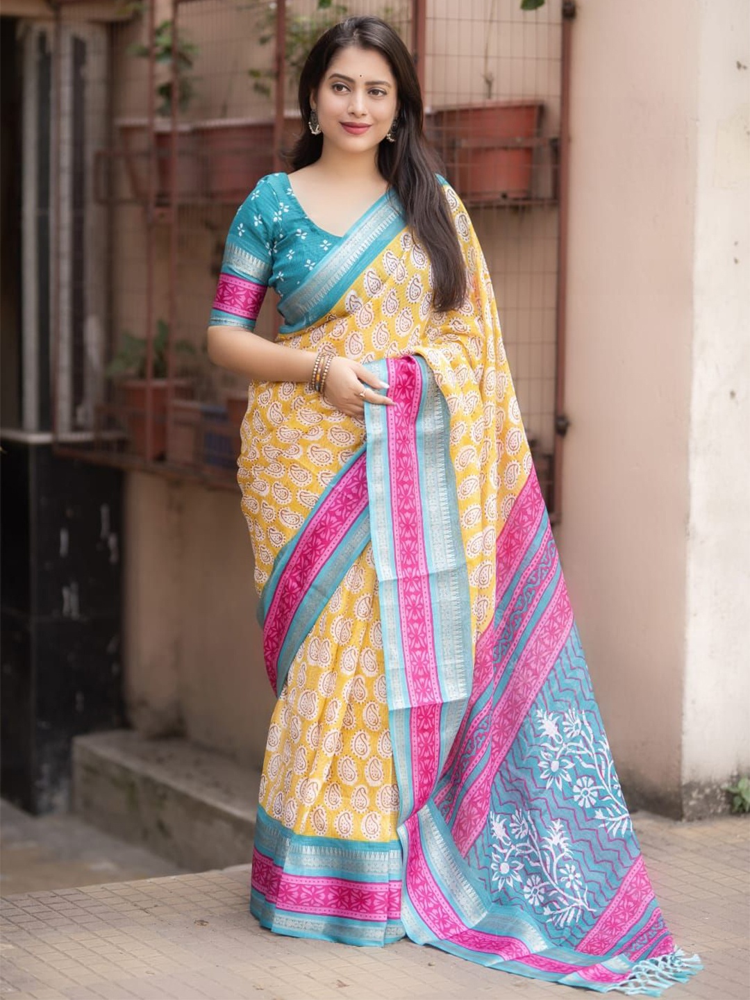 

STAVA CREATION Paisley Zari Jute Cotton Kota Saree, Yellow