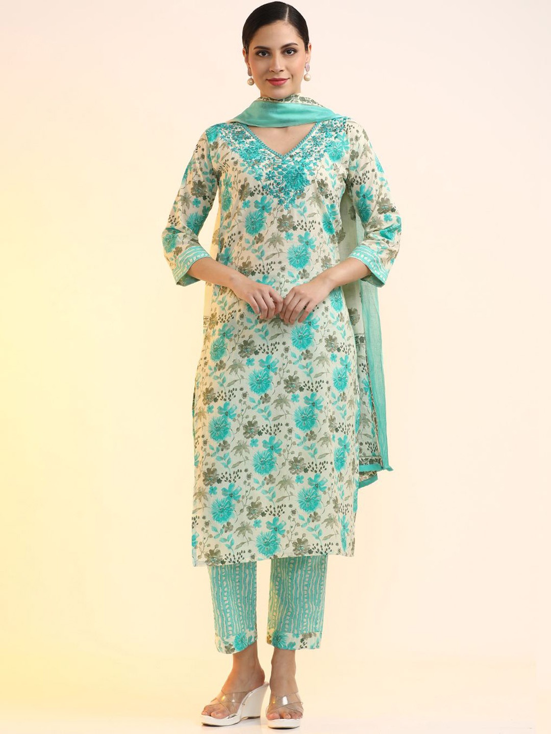 

Jaipur Kurti Women Floral Embroidered Regular Thread Work Pure Cotton Kurta with Trousers & With Dupatta, Blue