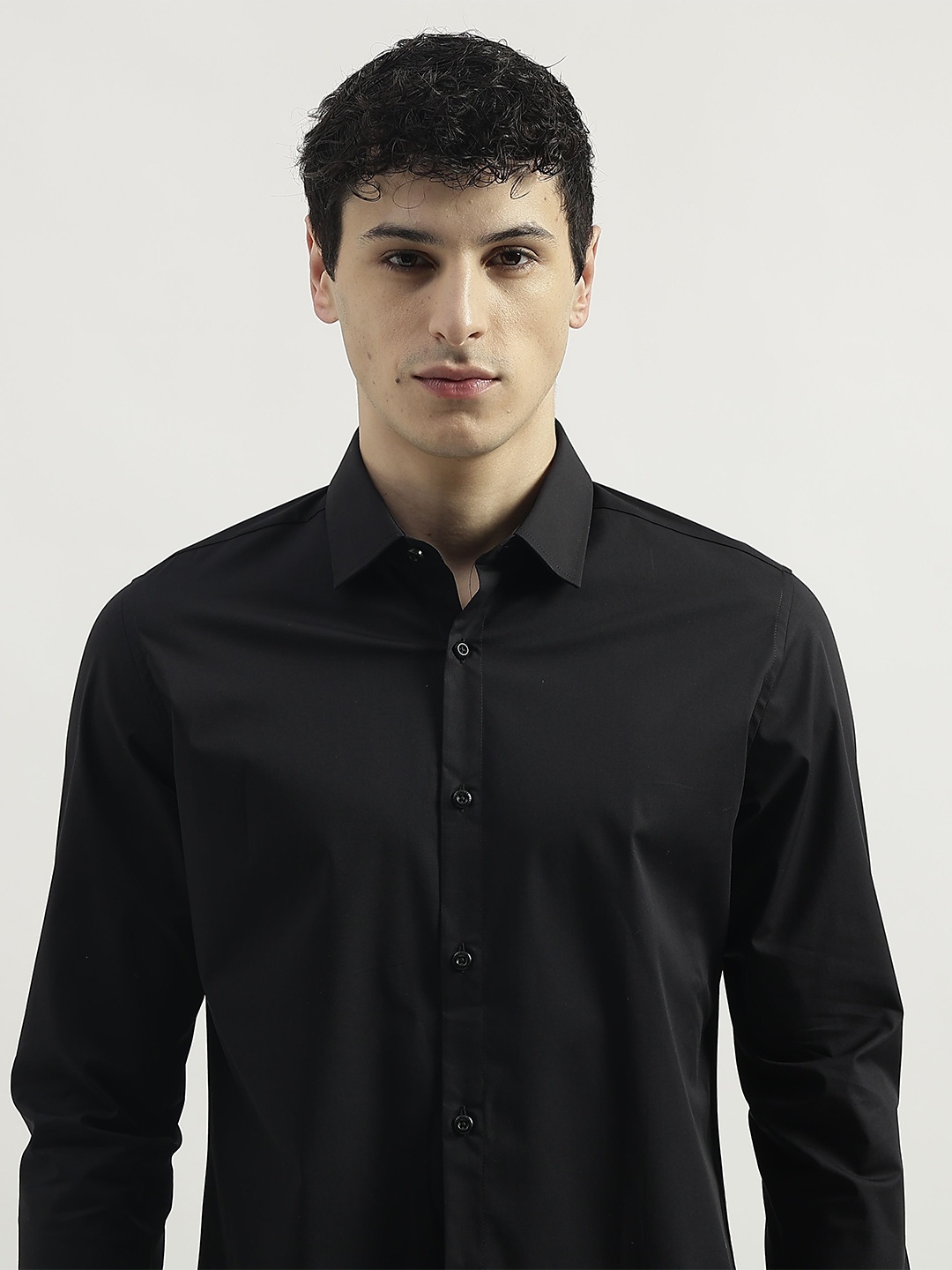 

United Colors of Benetton Men Slim Fit Opaque Casual Shirt, Black