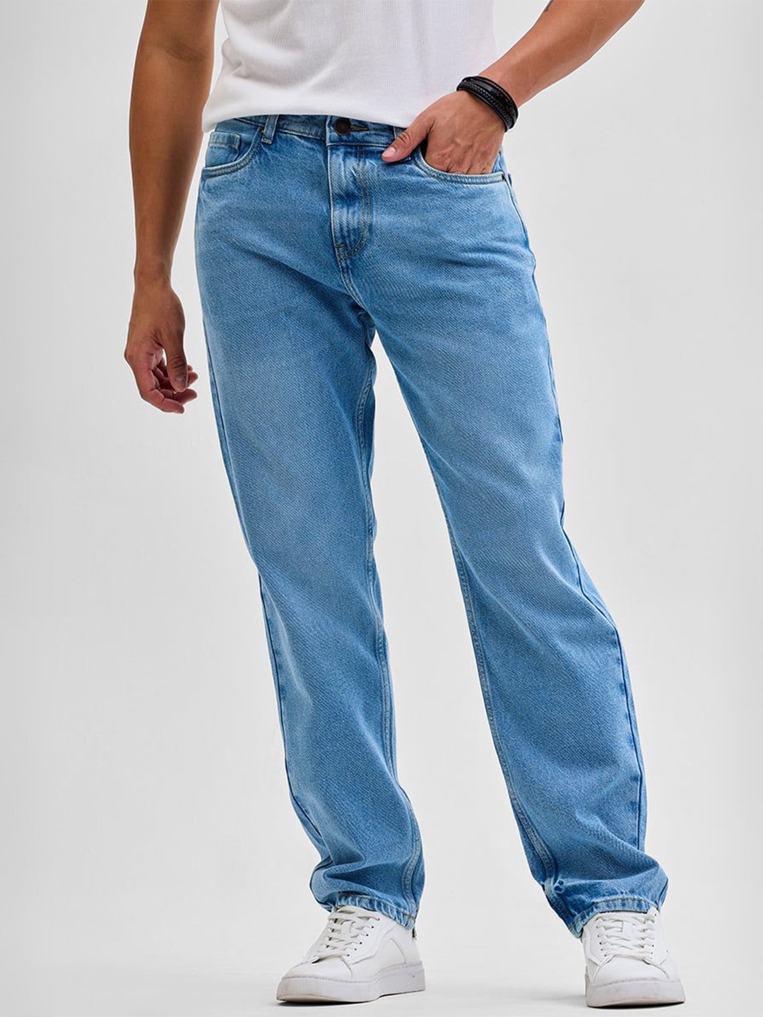 

Snitch Men Loose Relaxed Fit Light Fade Stretchable Jeans, Blue