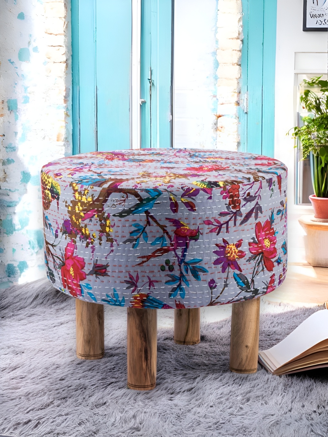 

Ikiriya Grey & Red Printed Wooden Round Ottomans