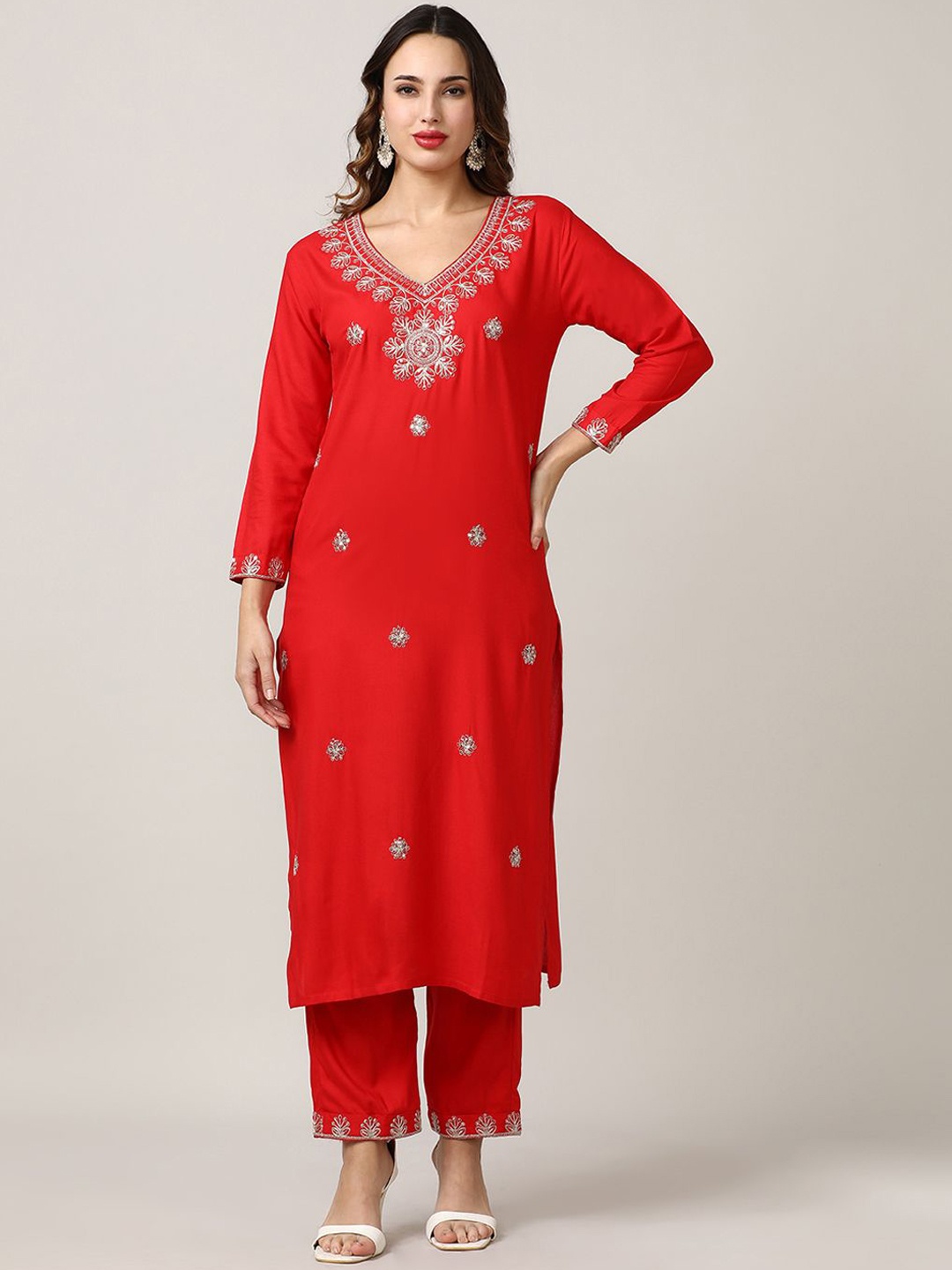 

Jaipur Kurti Women Floral Embroidered Regular Thread Work Kurta with Trousers, Red