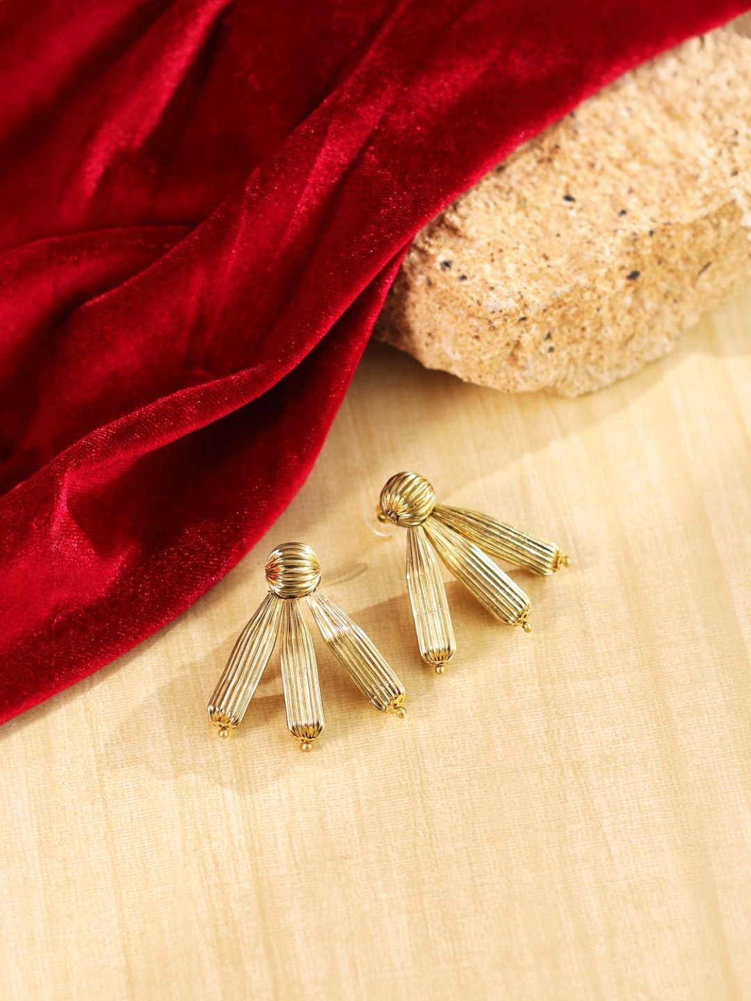 

KPOP Contemporary Studs Earrings, Gold