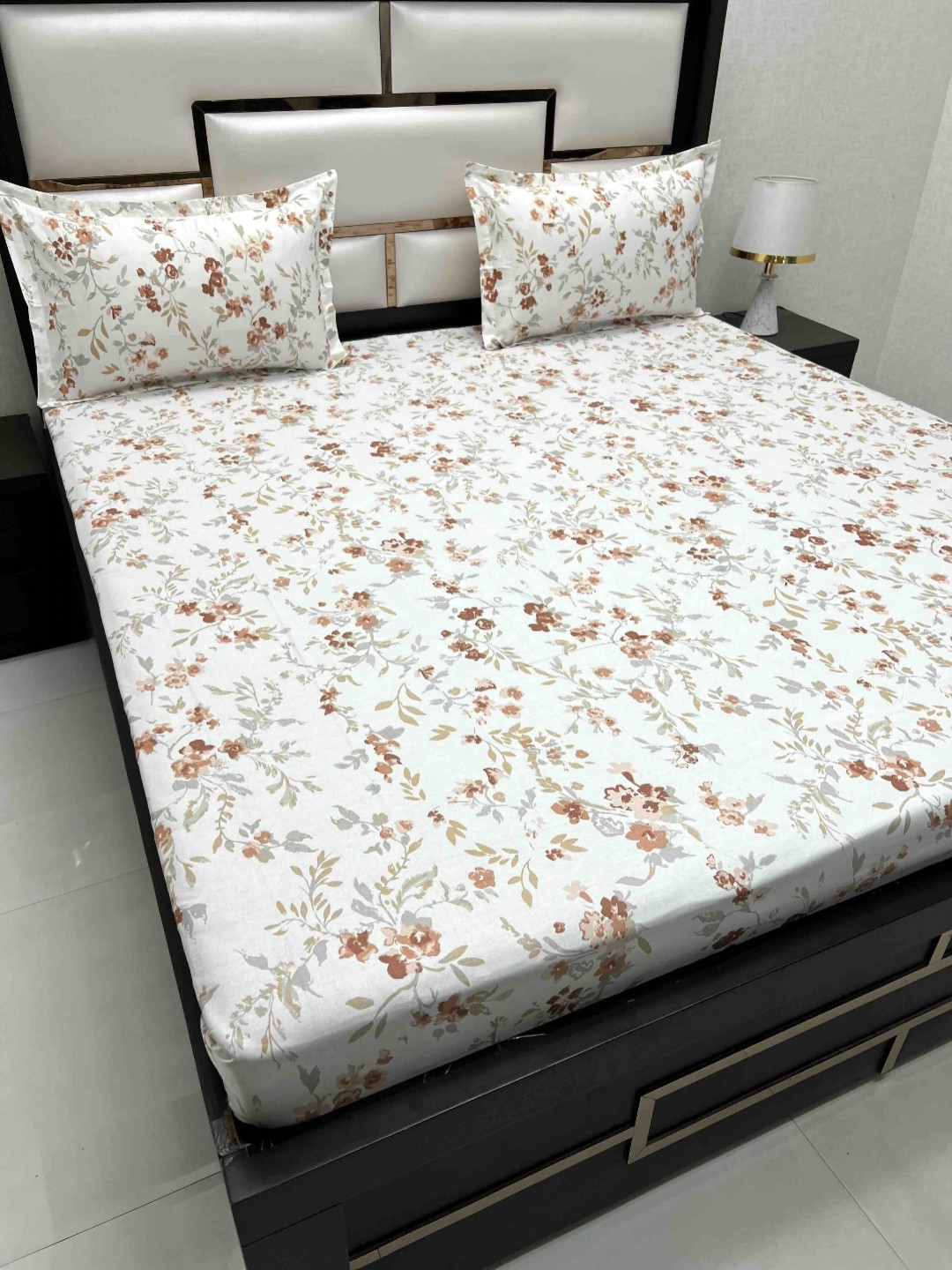 

Pure Decor Royal Passion White Printed Pure Cotton 260 TC Queen Bedsheet Set 2.54 x 2.26 m