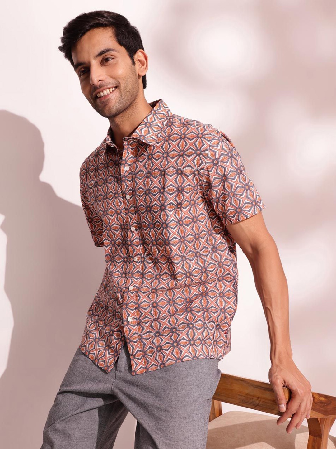 

Fabindia Men Floral Opaque Printed Casual Shirt, Grey