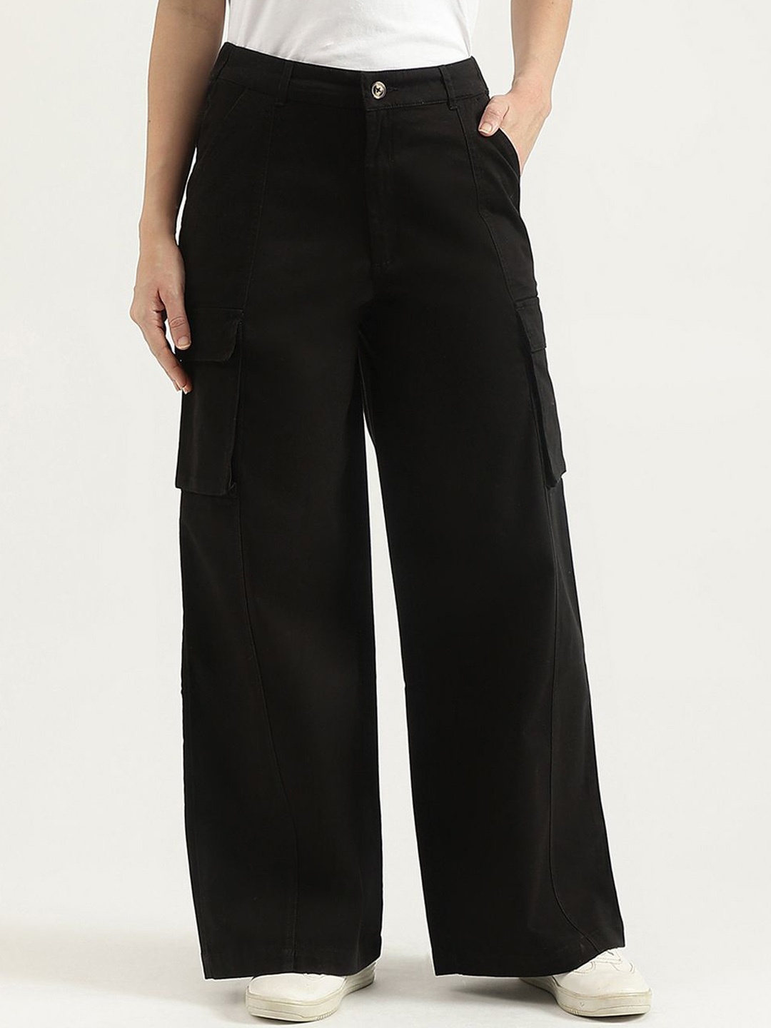 

United Colors of Benetton Women High-Rise Trousers, Black