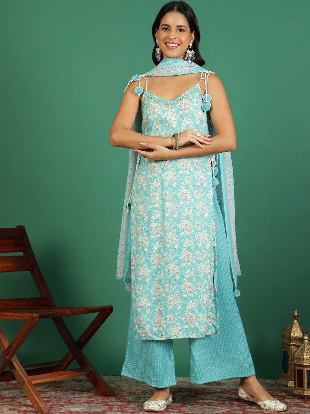 

Sangria Printed V- Neck Kurta & Trousers With Dupatta, Turquoise blue