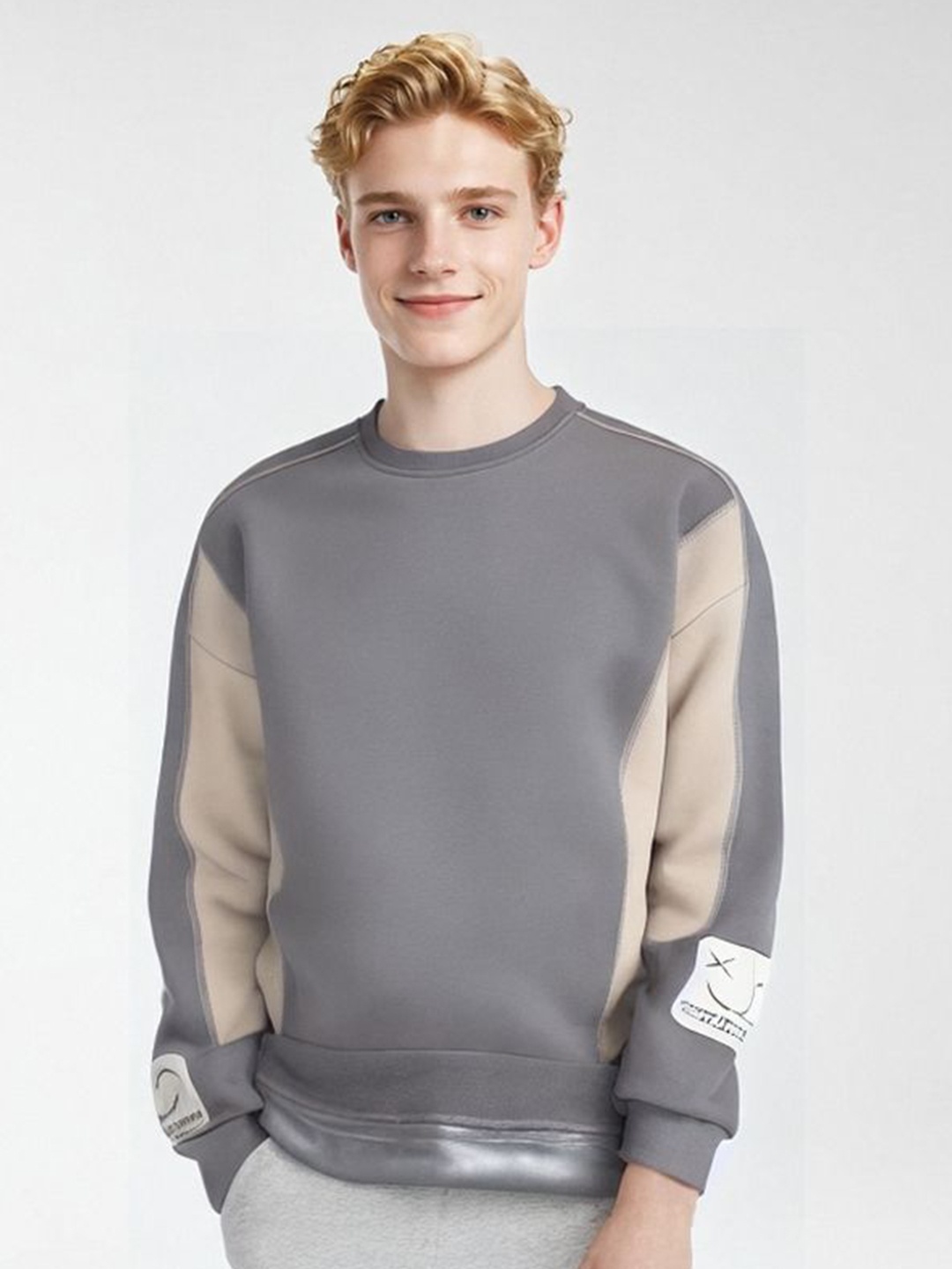 

StyleCast x Revolte Men Colourblocked Sweatshirt, Grey