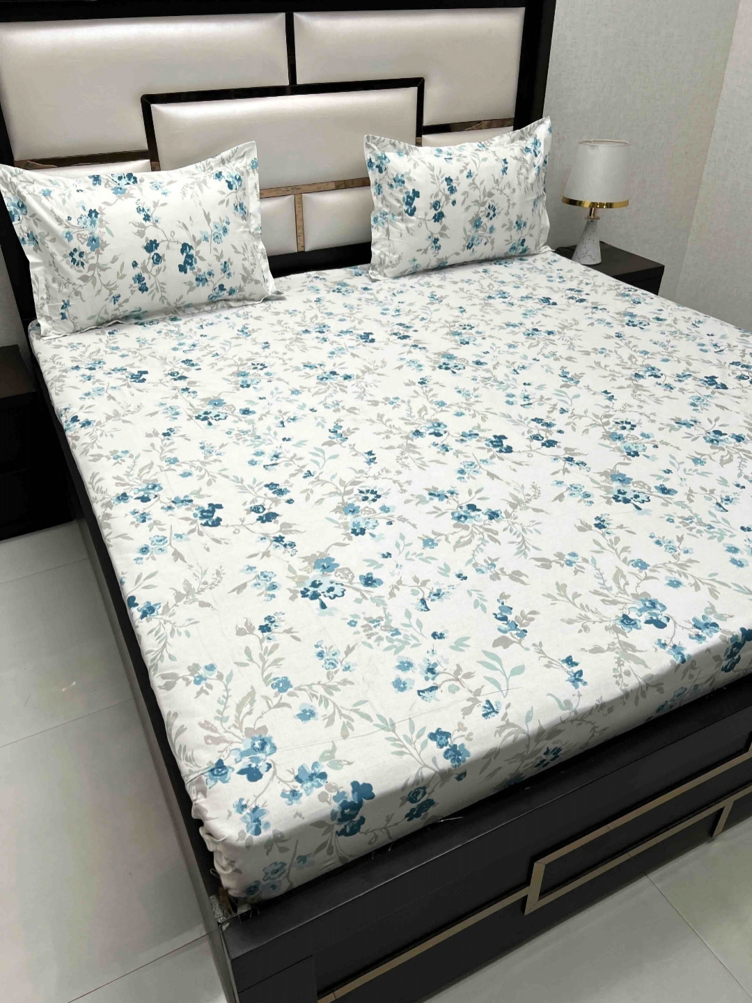 

Pure Decor Royal Passion White Printed Pure Cotton 300 TC Queen Bedsheet Set 2.54 x 2.26 m
