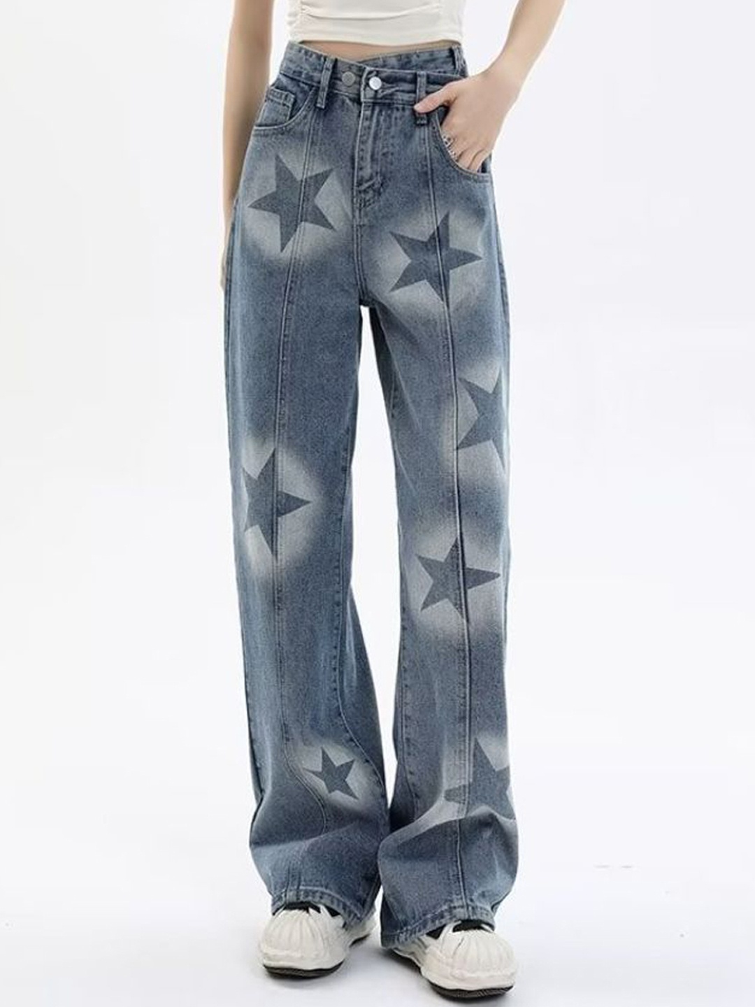 

StyleCast Women Straight Fit Light Fade Jeans, Blue