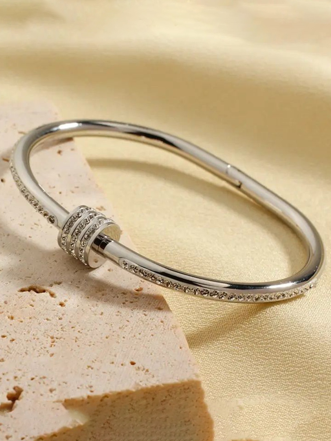 

MEENAZ Women American Diamond Antique Silver-Plated Kada Bracelet