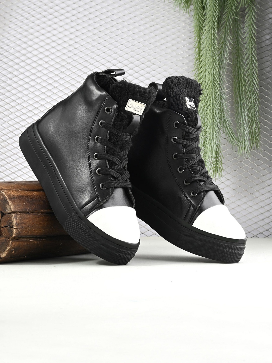

FRESH 1947 FEET Boys Mid-Top Lace-Ups Boots, Black