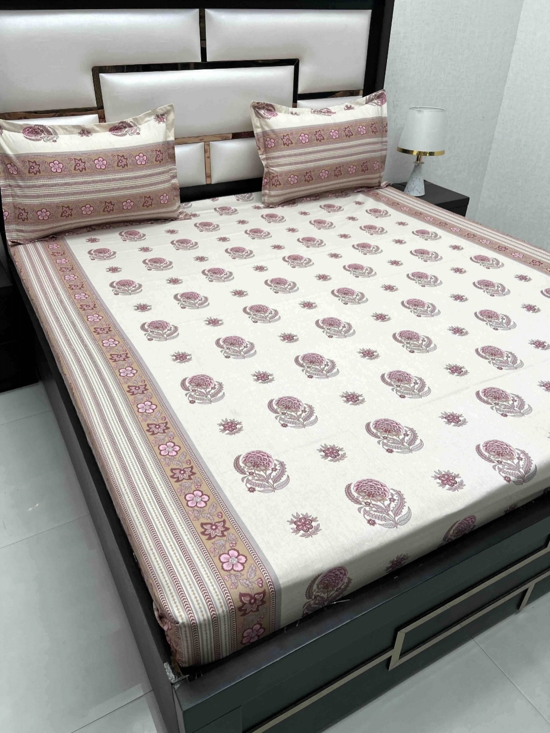 

Pure Decor Royal Passion White Floral Cotton 350 TC Queen Bedsheet Set 2.26 m x 2.57 m