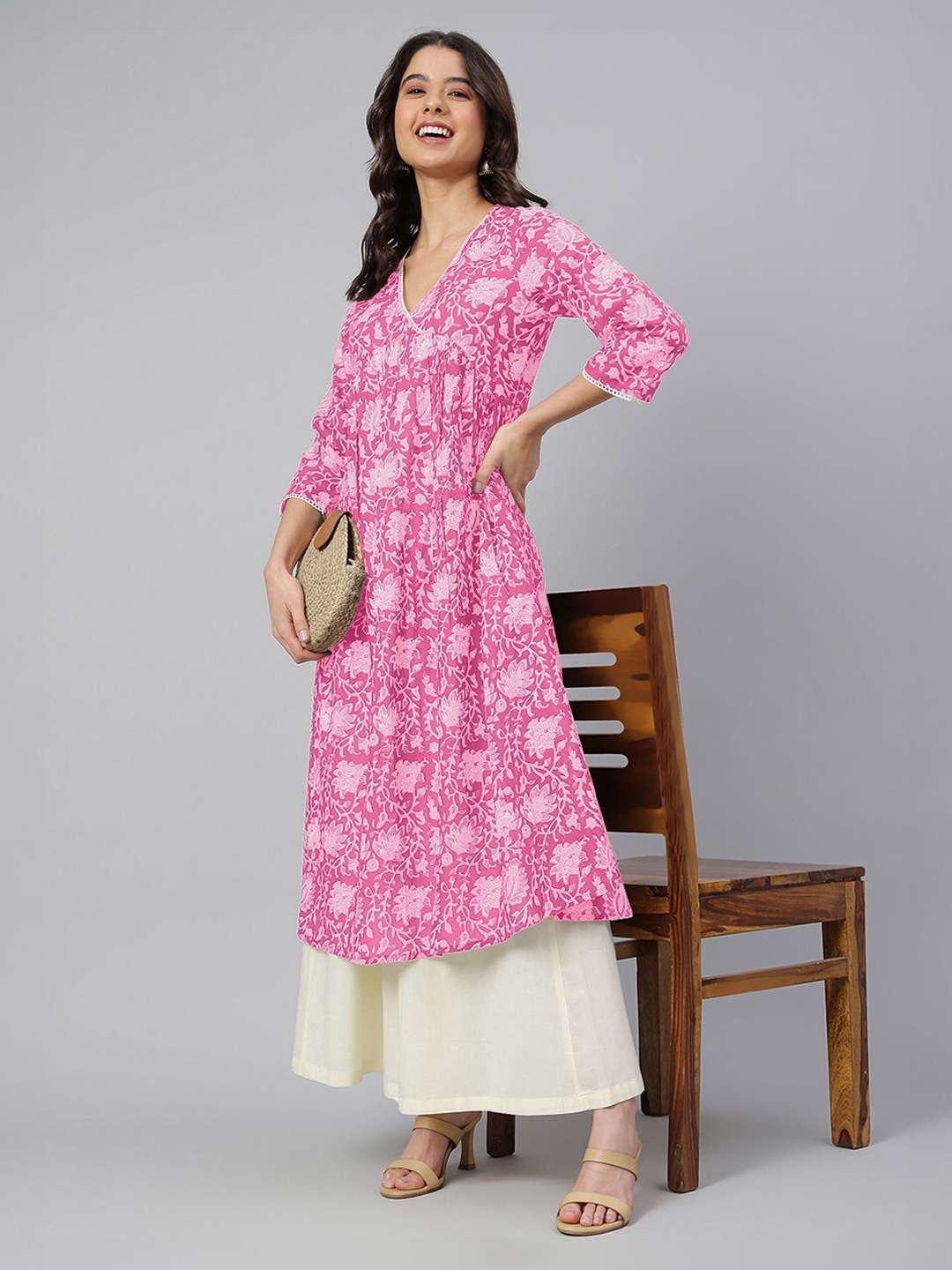 

Janasya Women Pink Pure Cotton Floral Printed Flared Kurta