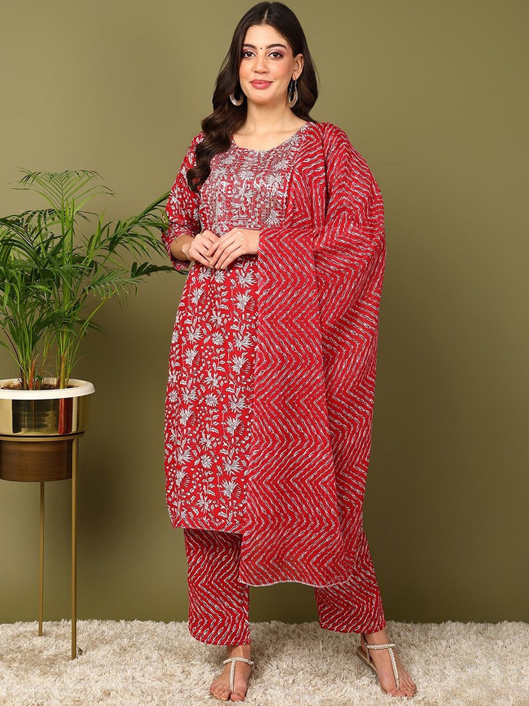 

Anouk Women Floral Printed Regular Kurta with Trousers & With Dupatta, Red