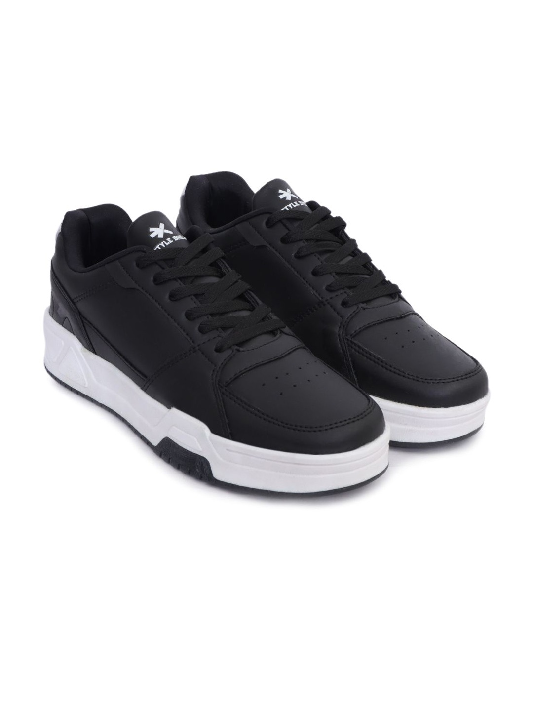 

HRX by Hrithik Roshan Men Colourblocked Sneakers, Black