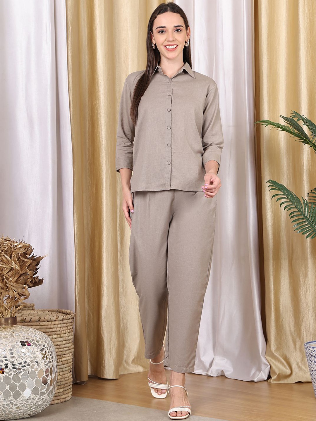 

SOUNDARYA Shirt Collar Shirt With Trousers Co-Ords set, Brown