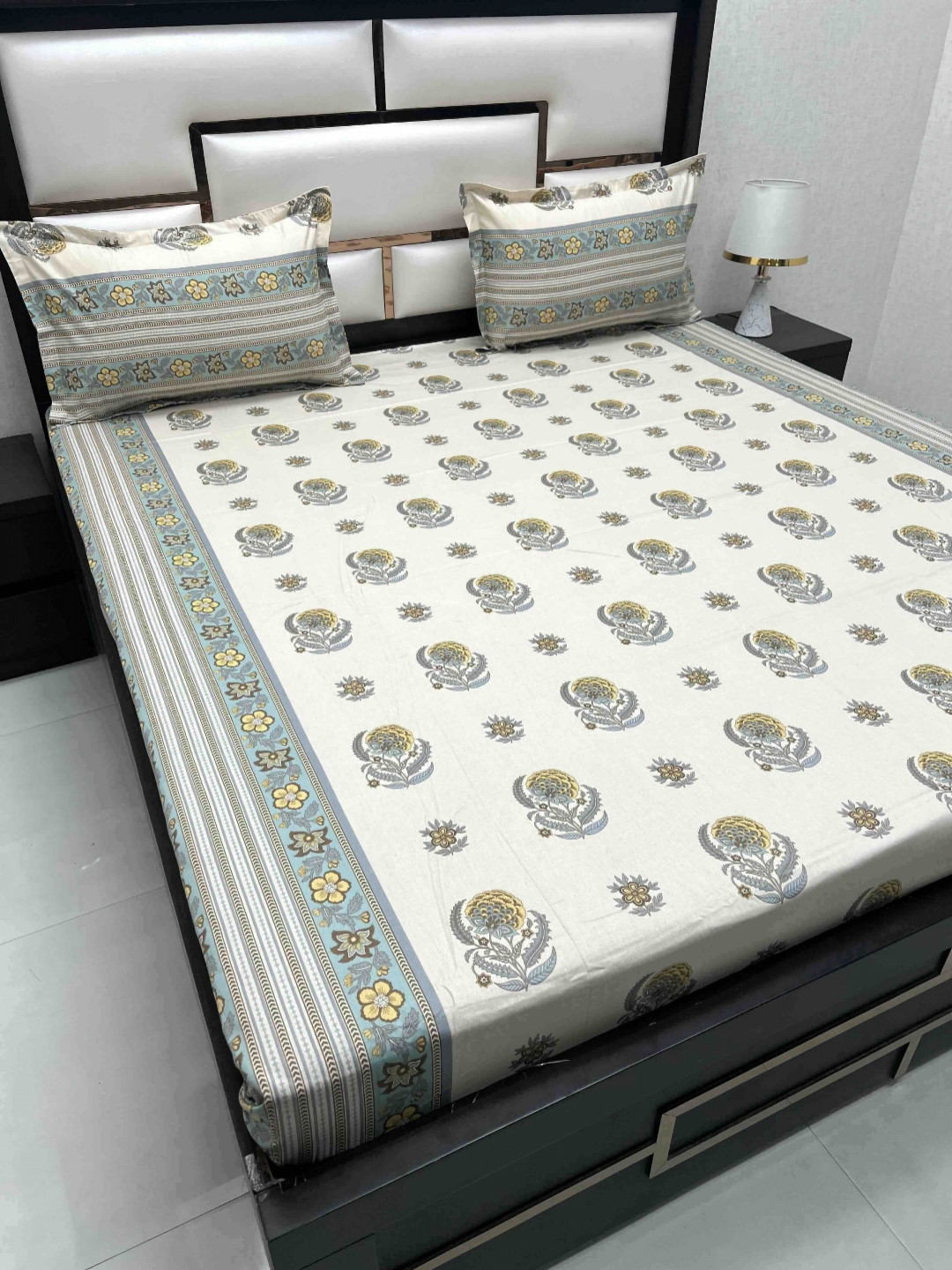 

Pure Decor Royal Passion Grey Floral Cotton 220 TC Queen Bedsheet Set, Cream