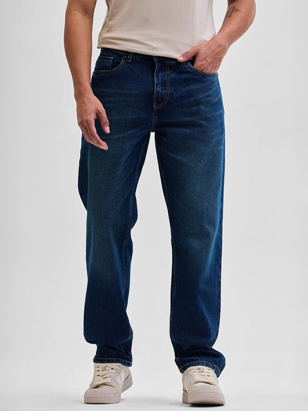 

Snitch Men Loose Relaxed Fit Light Fade Stretchable Jeans, Navy blue