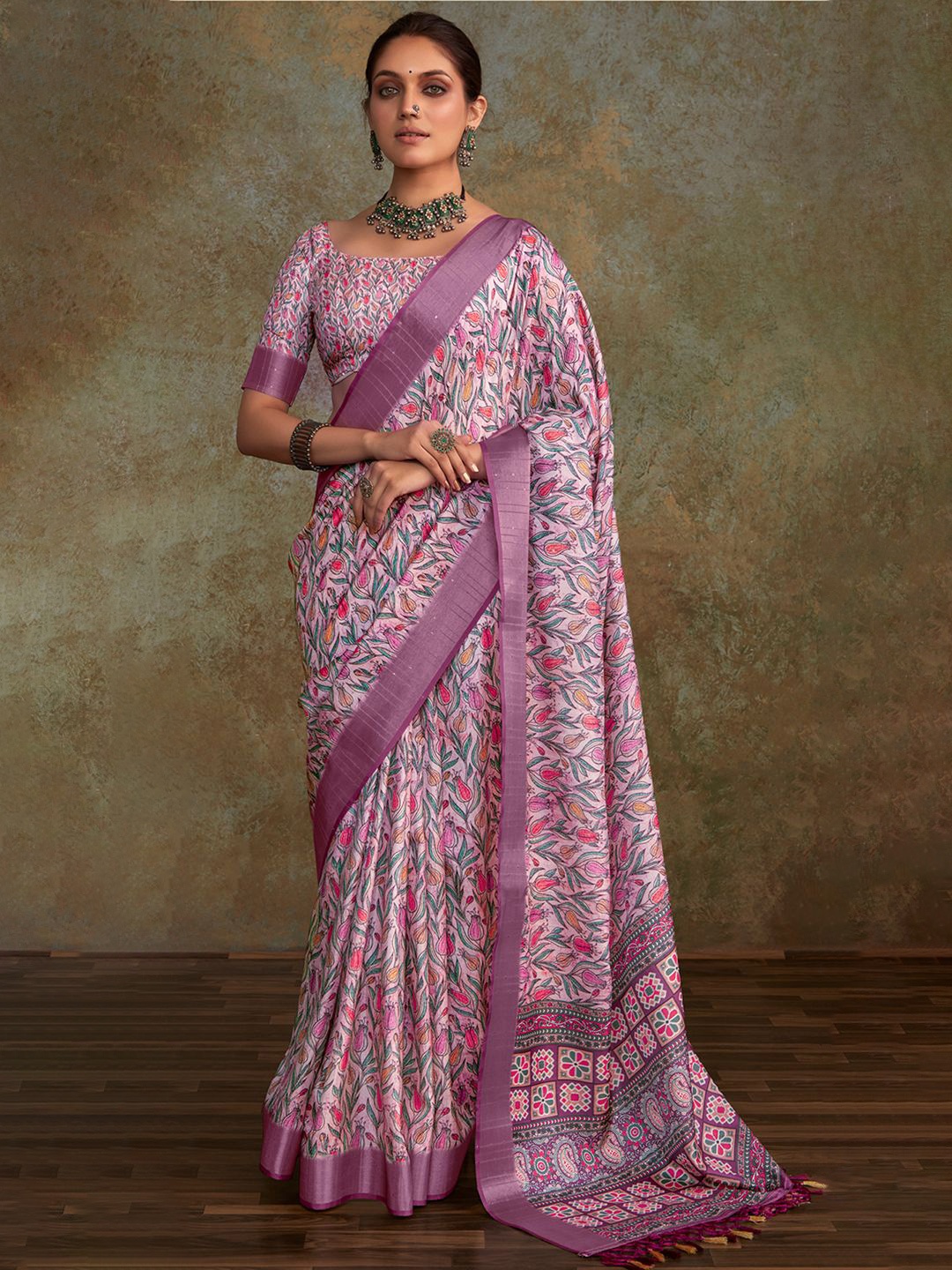 

Satrani Ethnic Motifs Printed Pure Silk Sungudi Saree With Sequinned Details, Purple