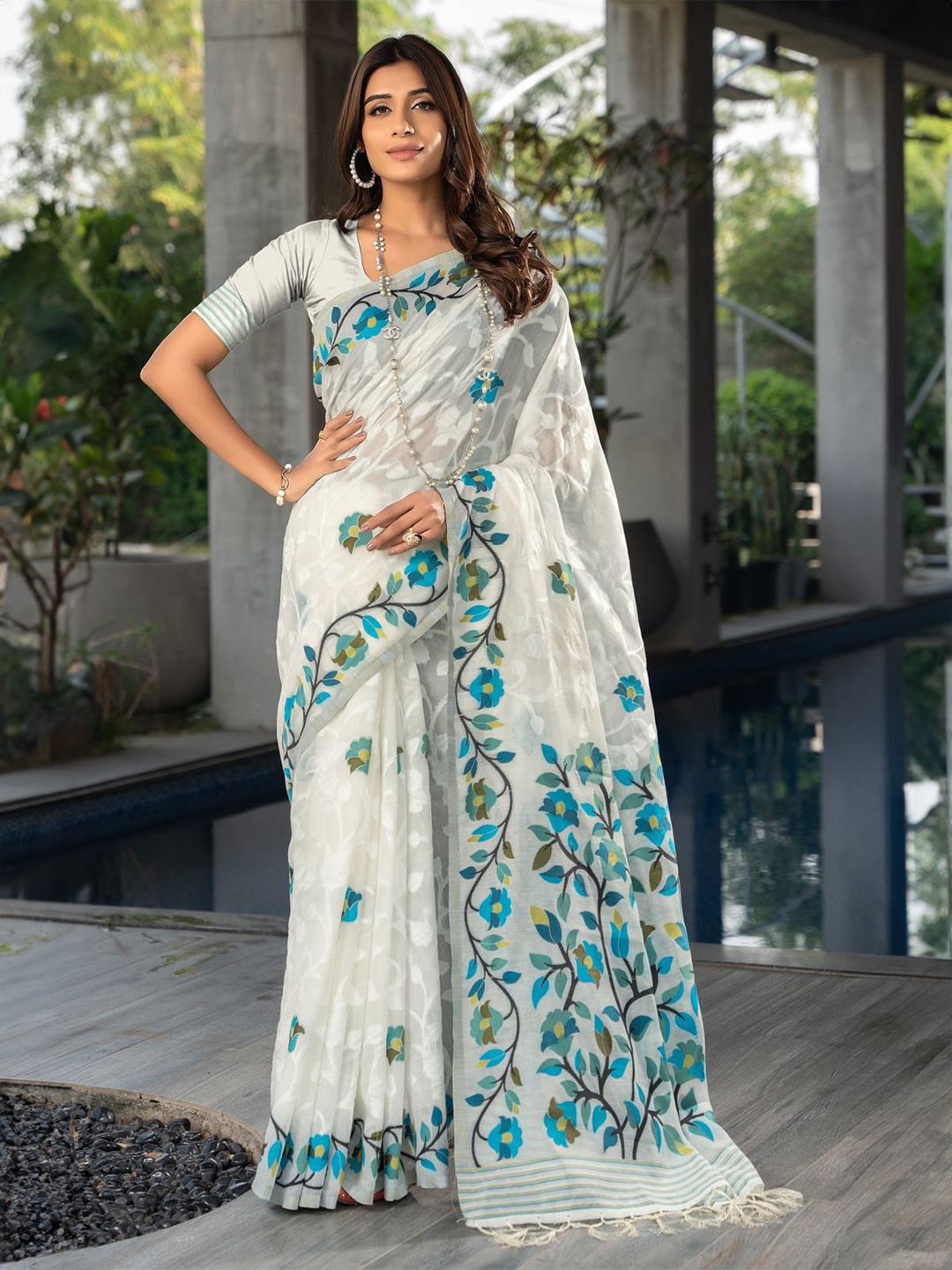 

ISHIKA FAB Woven Design Pure Cotton Jamdani Saree, White