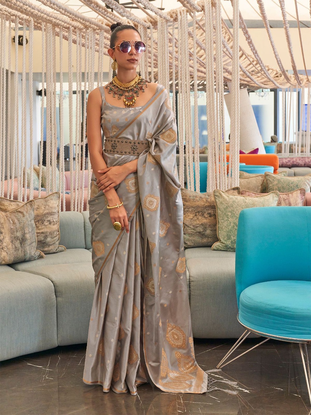 

ODETTE Woven Design Silk Blend Saree, Grey