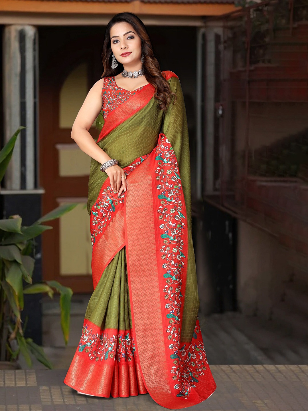 

J 6 DESIGNER Floral Zari Silk Blend Saree, Green
