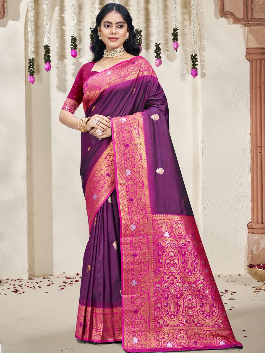 

SANGAM PRINTS Woven Design Silk Blend Designer Tussar Saree, Burgundy