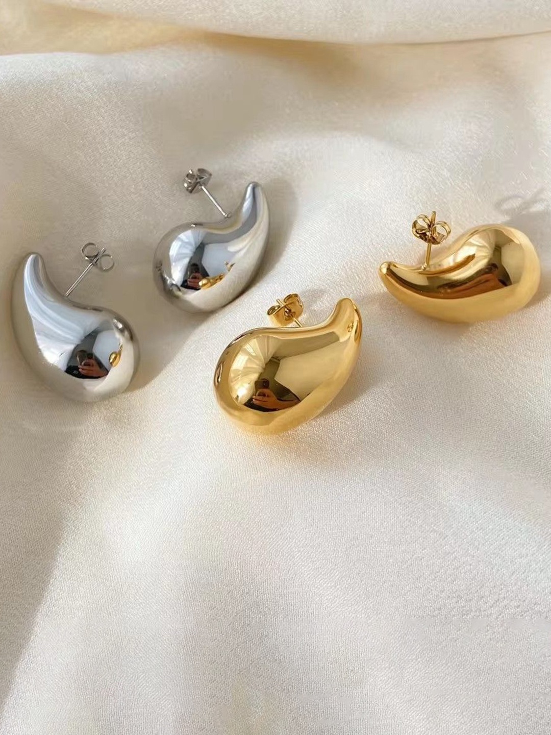 

Celestique Contemporary Studs Earrings, Gold