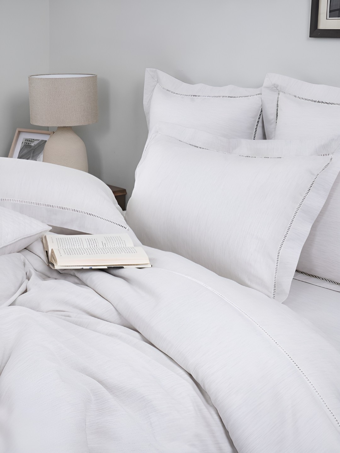 

MASPAR White Double Queen Duvet Cover With Pillow Case