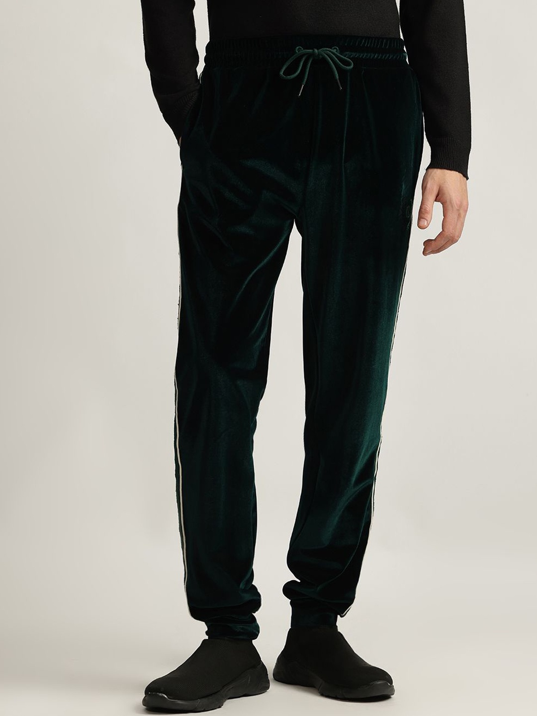 

Iconic Men Pure Cotton Mid-Rise Joggers, Green