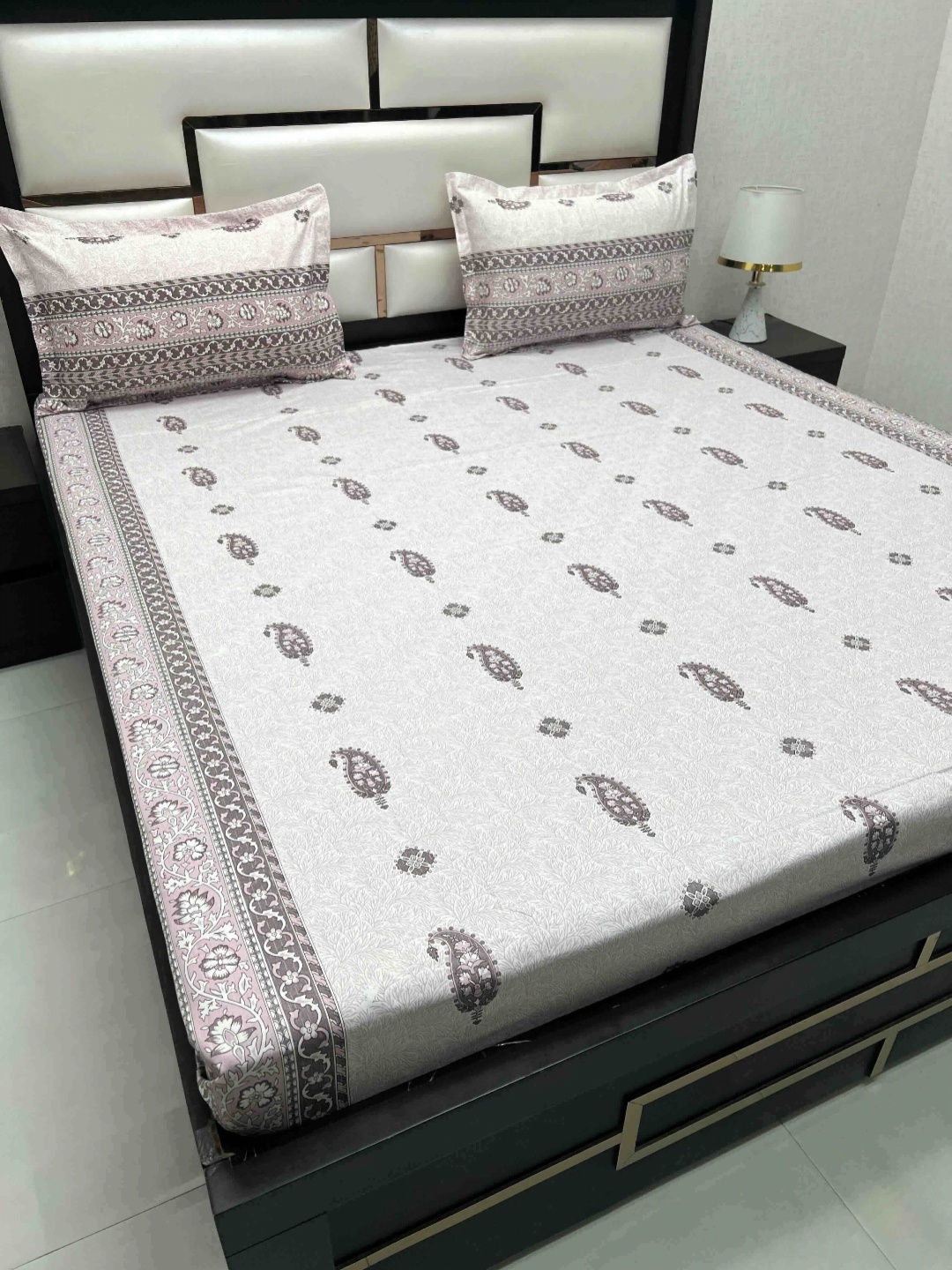 

Pure Decor Royal Passion Pink Ethnic Motifs Cotton Queen Bedsheet Set 2.25 m x 2.56 m