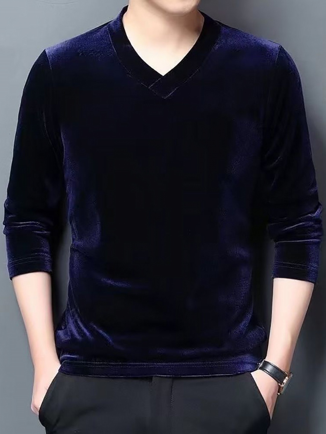 

StyleCast x Revolte Men Solid V-Neck T-shirt, Navy blue