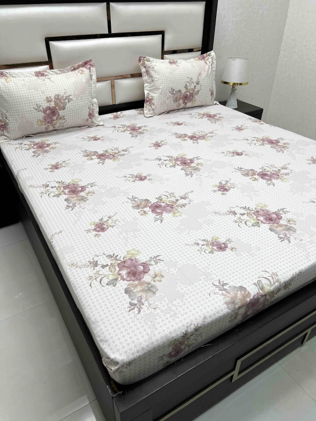 

Pure Decor Royal Passion Pink Printed Pure Cotton 380 TC Queen Bedsheet Set 2.54 x 2.26 m