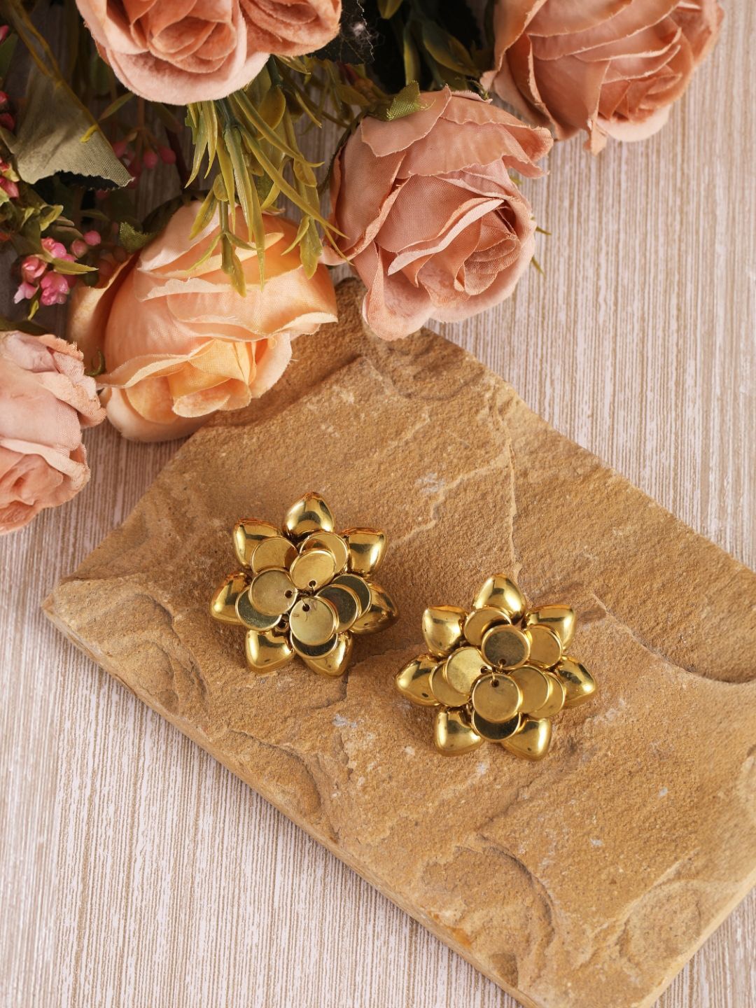 

KPOP Contemporary Studs Earrings, Gold