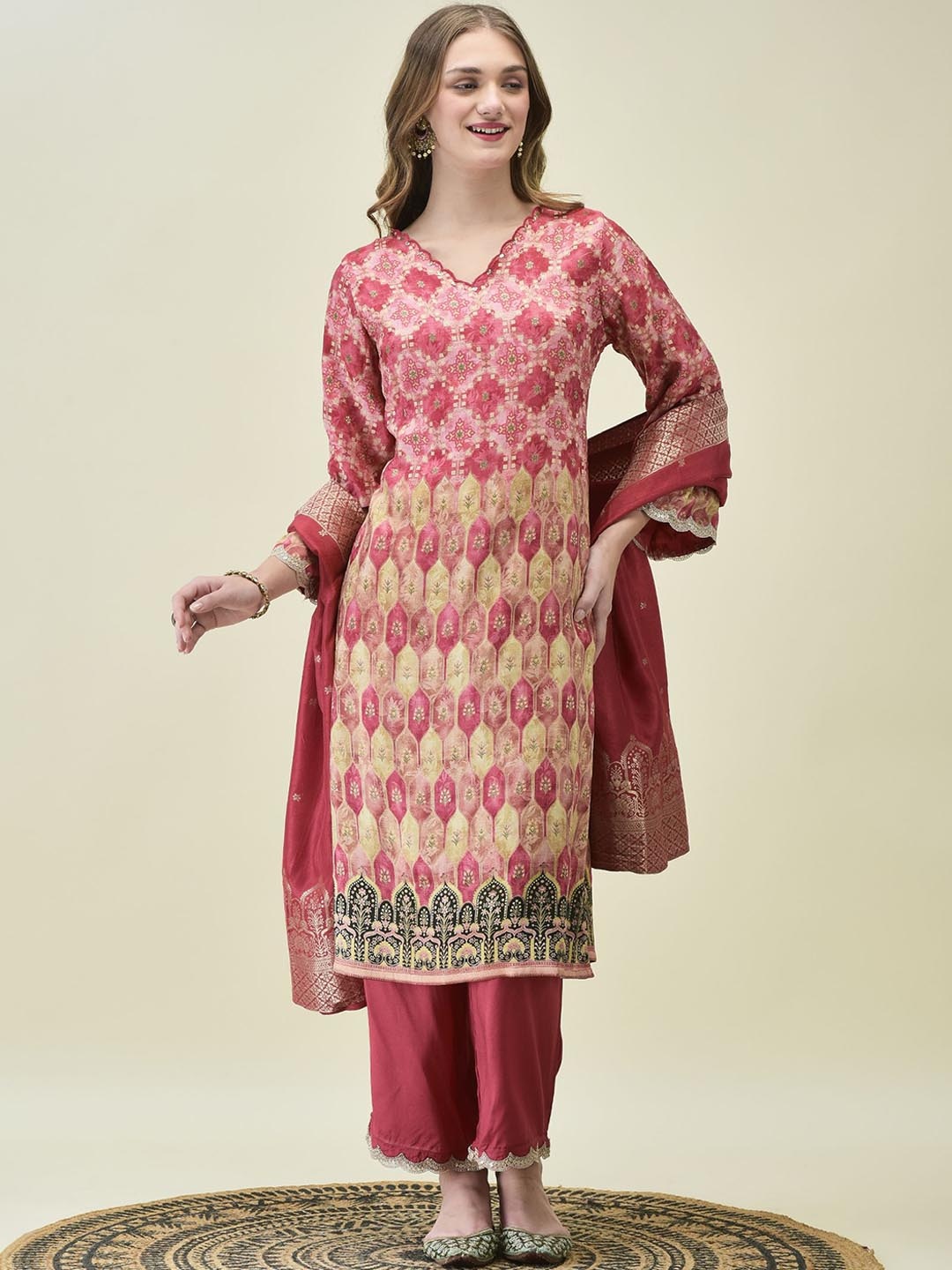 

Shree Women Ethnic Motifs Kurta with Trousers & With Dupatta, Pink