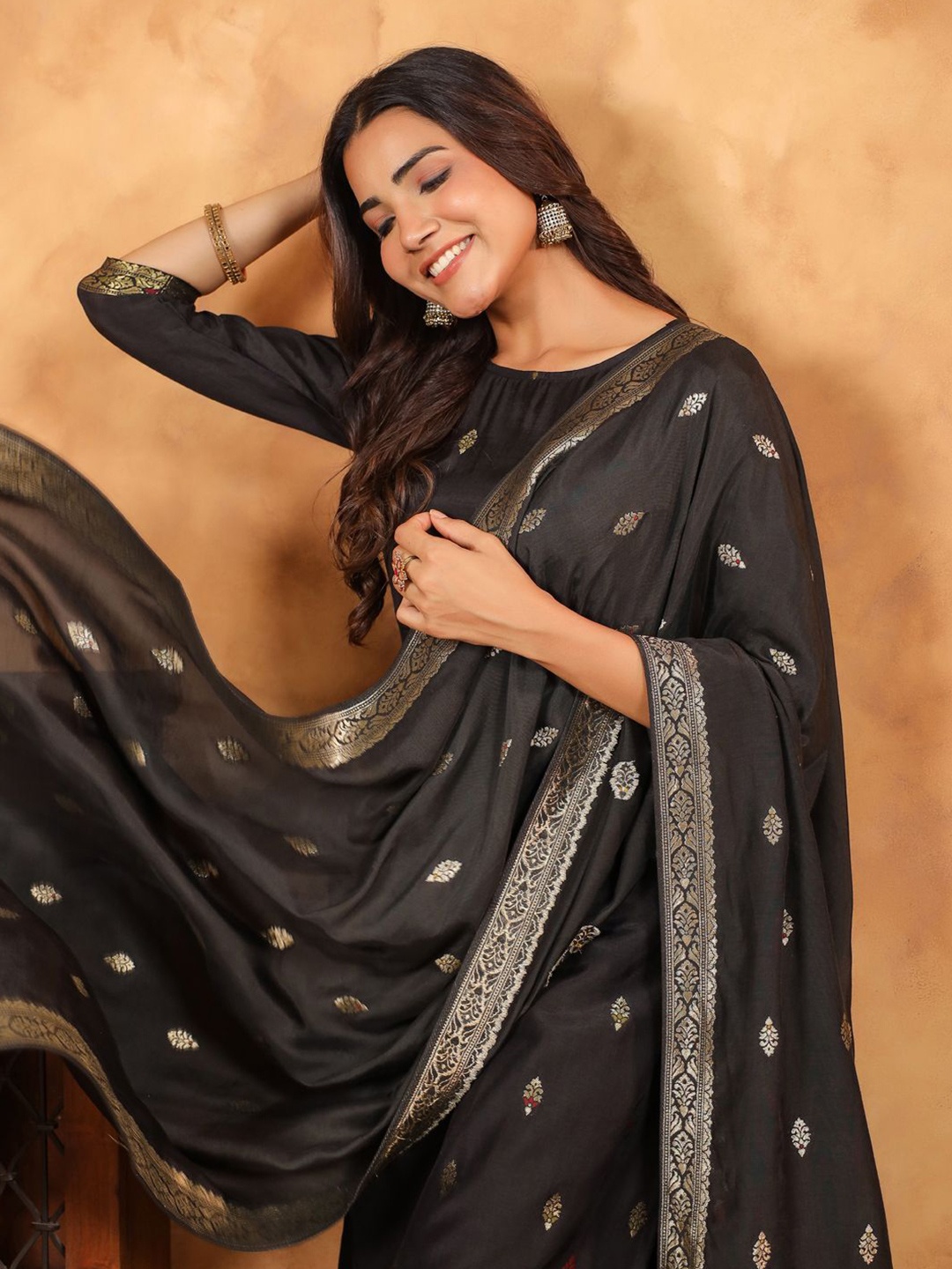 

Janasya Women Floral Regular Kurta with Trousers & With Dupatta, Black