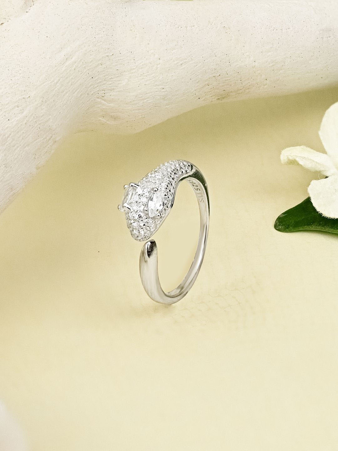 

TOUCH925 Silver-Plated Stone-Studded Adjustable Finger Ring